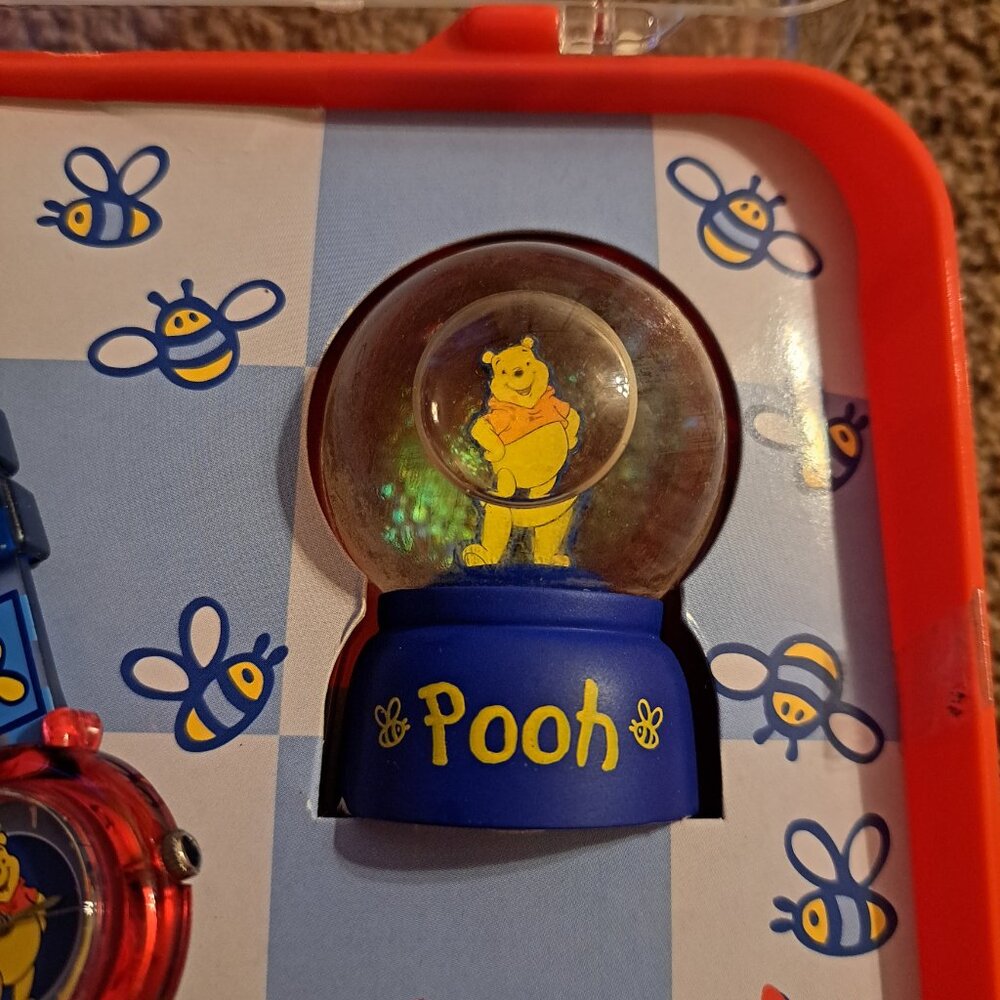 NIB Vintage SII Winnie The Pooh Watch &Snow Globe Set DISNEY - Picture 7 of 11